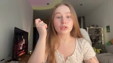 Snapshot of whoisalisa chatting on 02.15.26 Alisa online show from 02.15.26