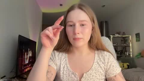 Snapshot of whoisalisa chatting on 02.15.26 Alisa online show from 02.15.26