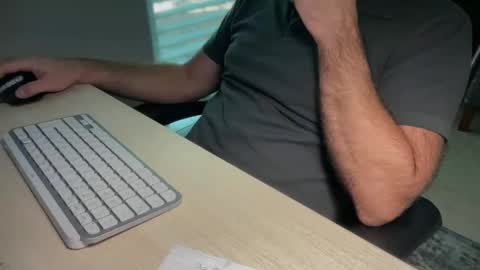 whoisthere_new online show from 10.03.25