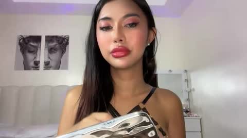 Snapshot of whoss_sofia chatting on 06.01.26 Sofia online show from 06.01.26