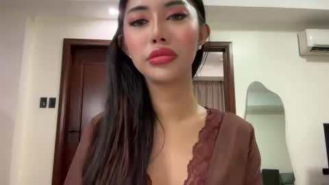 Snapshot of whoss_sofia chatting on 06.27.26 Sofia online show from 06.27.26