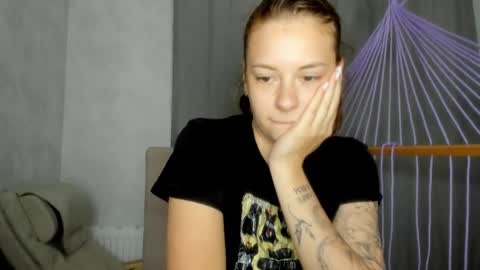 Snapshot of why_again_me chatting on 05.16.26 Veronica online show from 05.16.26