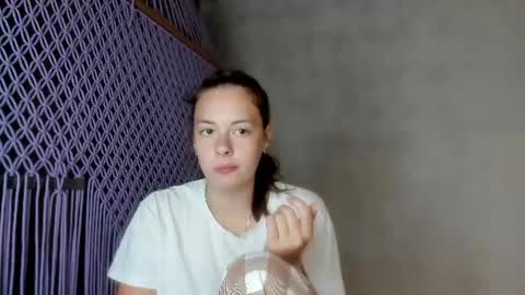 Snapshot of why_again_me chatting on 06.19.26 Veronica online show from 06.19.26