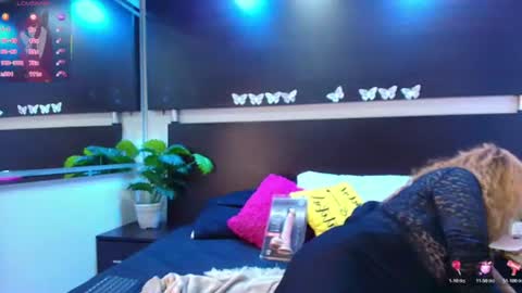 Snapshot of wife_mature chatting on 07.15.26 sussy online show from 07.15.26