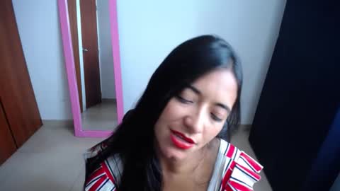 Ilauren online show from 02.08.25