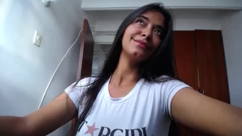 Ilauren online show from 10.14.25