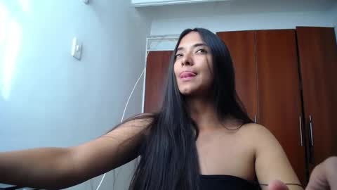 Ilauren online show from 10.17.25