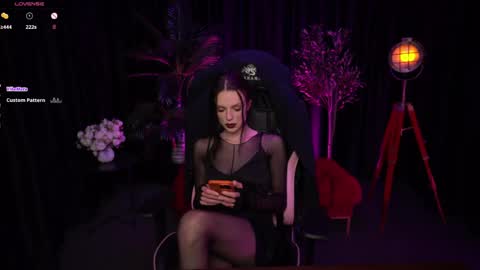 Snapshot of wild_alice_me chatting on 05.07.26 Alice online show from 05.07.26