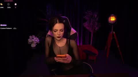 Snapshot of wild_alice_me chatting on 06.03.26 Alice online show from 06.03.26