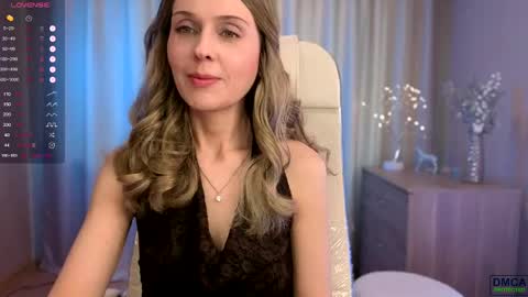 Snapshot of wild_berrrie chatting on 04.27.26 Alice online show from 04.27.26