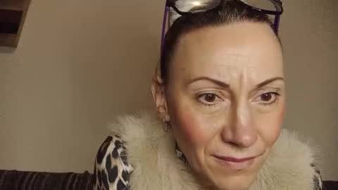 Snapshot of wild_cherrry chatting on 11.18.25 Nataly online show from 11.18.25