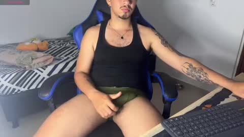 Snapshot of wild_cowboyy chatting on 04.04.26 wild_cowboyy online show from 04.04.26