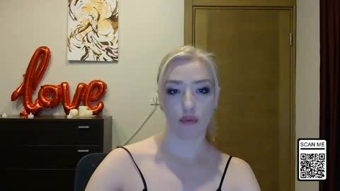Snapshot of wild_silk_desire chatting on 03.17.26 Alina online show from 03.17.26