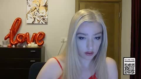 Snapshot of wild_silk_desire chatting on 03.21.26 Alina online show from 03.21.26
