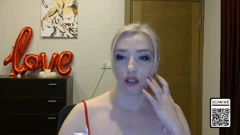 Snapshot of wild_silk_desire chatting on 03.28.26 Alina online show from 03.28.26