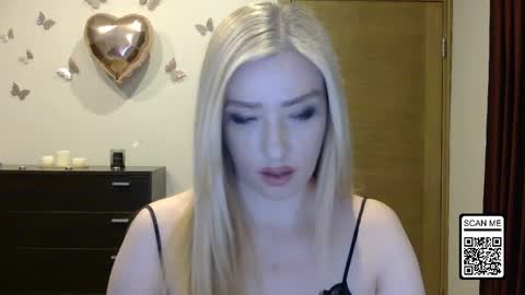 Snapshot of wild_silk_desire chatting on 04.25.26 Alina online show from 04.25.26