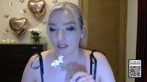 Snapshot of wild_silk_desire chatting on 04.30.26 Alina online show from 04.30.26