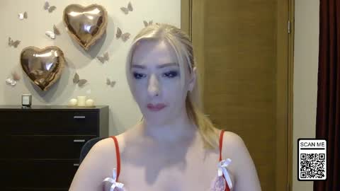 Snapshot of wild_silk_desire chatting on 05.15.26 Alina online show from 05.15.26
