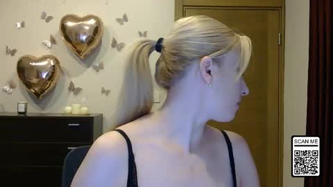 Snapshot of wild_silk_desire chatting on 05.16.26 Alina online show from 05.16.26