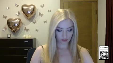 Snapshot of wild_silk_desire chatting on 05.17.26 Alina online show from 05.17.26