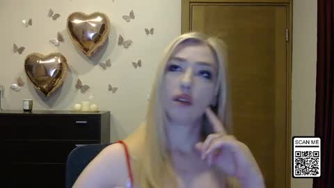 Snapshot of wild_silk_desire chatting on 05.23.26 Alina online show from 05.23.26