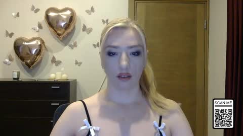 Snapshot of wild_silk_desire chatting on 05.24.26 Alina online show from 05.24.26