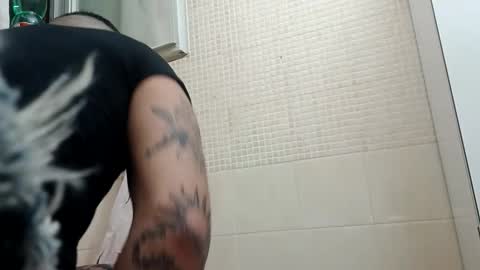 Snapshot of wilddope chatting on 11.10.25 the alpha man online show from 11.10.25