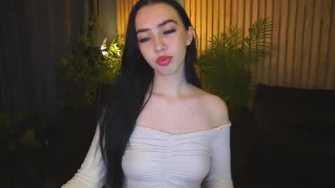 Alena online show from 10.21.25