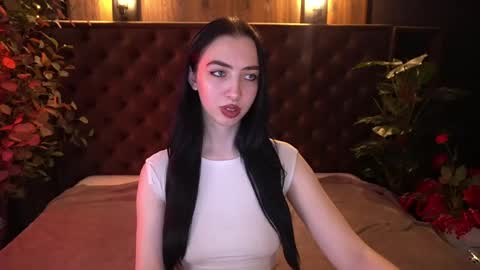 Snapshot of wildkittenx_ chatting on 04.22.26 Alena online show from 04.22.26