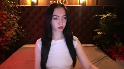 Snapshot of wildkittenx_ chatting on 04.27.26 Alena online show from 04.27.26