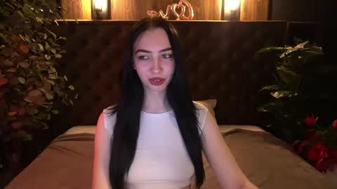 Snapshot of wildkittenx_ chatting on 04.29.26 Alena online show from 04.29.26