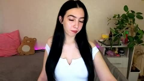 Snapshot of wildkittenx_ chatting on 05.19.26 Alena online show from 05.19.26