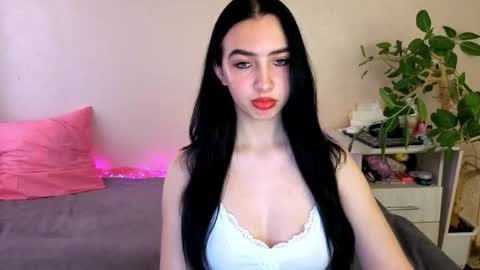 Snapshot of wildkittenx_ chatting on 05.22.26 Alena online show from 05.22.26