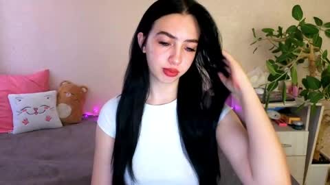 Snapshot of wildkittenx_ chatting on 05.24.26 Alena online show from 05.24.26