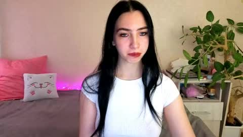 Snapshot of wildkittenx_ chatting on 05.27.26 Alena online show from 05.27.26
