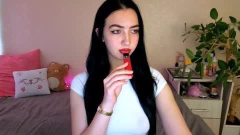 Snapshot of wildkittenx_ chatting on 05.31.26 Alena online show from 05.31.26