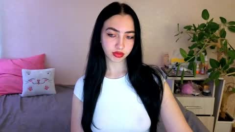 Snapshot of wildkittenx_ chatting on 06.01.26 Alena online show from 06.01.26
