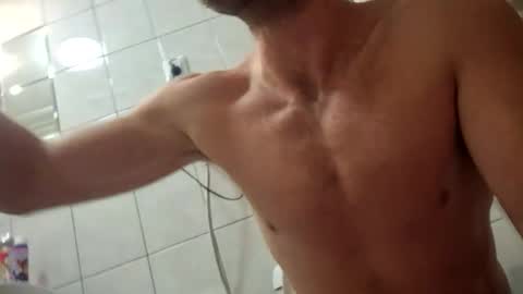 Snapshot of wildmike93 chatting on 10.19.25 wildmike93 online show from 10.19.25