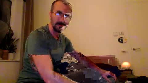 Snapshot of wildnerds chatting on 10.30.25 wildnerds online show from 10.30.25