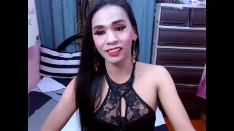 Snapshot of wildnika chatting on 02.20.25 wildnika online show from 02.20.25