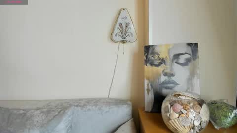 Mila 3 online show from 12.17.25