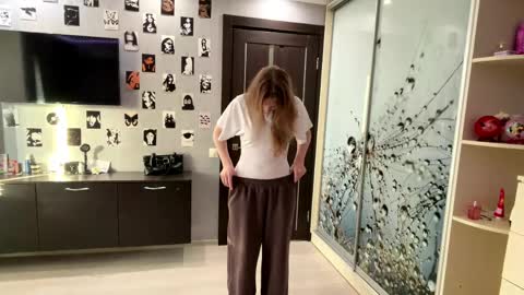 Olivia online show from 04.06.26