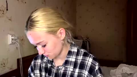 Snapshot of willettealfiero chatting on 05.20.26 Sophia online show from 05.20.26