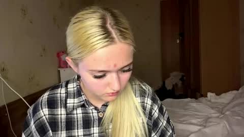 Snapshot of willettealfiero chatting on 05.25.26 Sophia online show from 05.25.26
