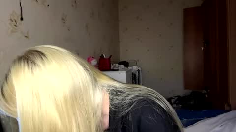 Snapshot of willettealfiero chatting on 05.27.26 Sophia online show from 05.27.26