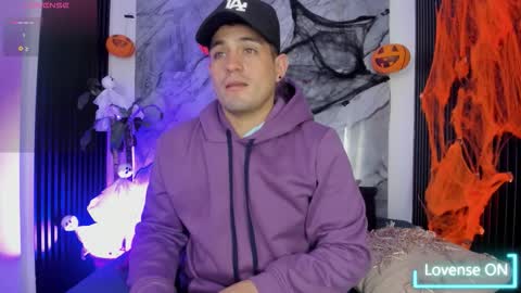 Snapshot of william_steel_ chatting on 10.18.25 William Steel online show from 10.18.25
