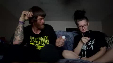 Snapshot of willingandabel2025 chatting on 05.06.26 lovEEdovEE online show from 05.06.26