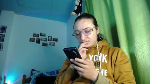 Snapshot of willmonkey chatting on 11.14.25 willmonkey online show from 11.14.25