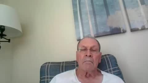 Snapshot of willnedoher chatting on 12.21.24 Willhedoher online show from 12.21.24