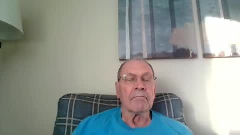 Snapshot of willnedoher chatting on 01.10.25 Willhedoher online show from 01.10.25